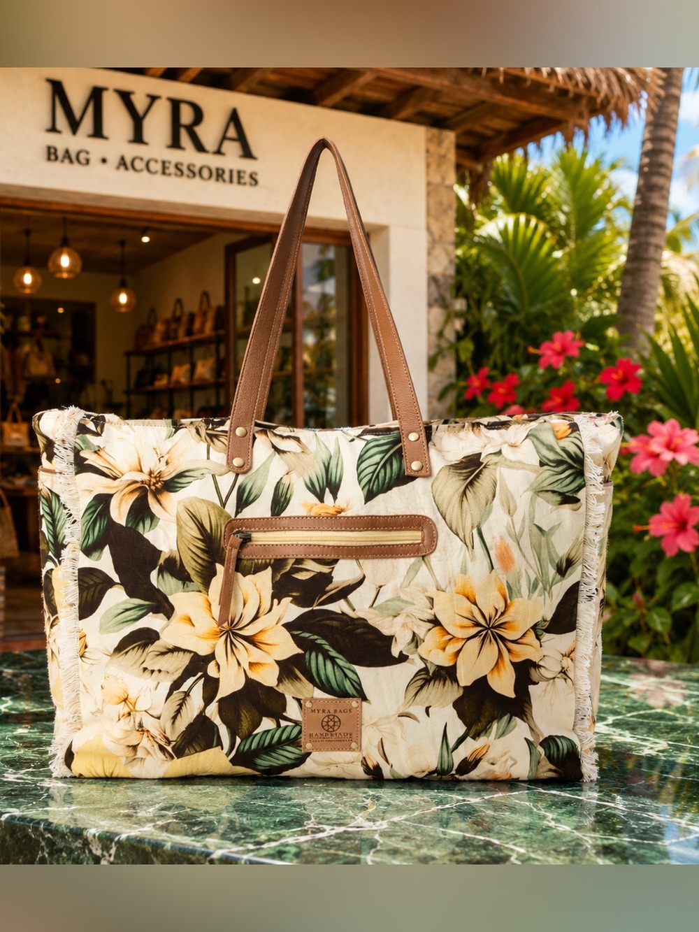 MYRA Lovely Florals Weekender
Bag in Off White NWOT - Picture 3 of 15